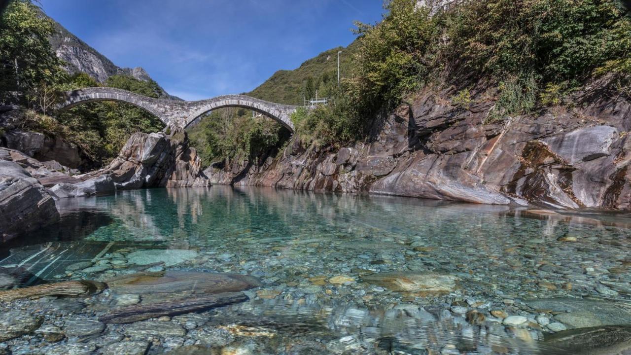 Hotel Garni Rosa Delle Alpi Gordola Exterior foto