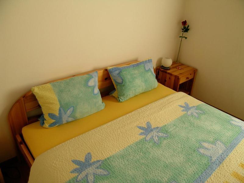 Hotel Garni Rosa Delle Alpi Gordola Habitación foto